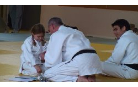 Remise de Barrettes chez les Baby's judo