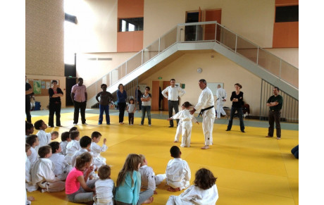 Cours baby judo du 15 juin 2013